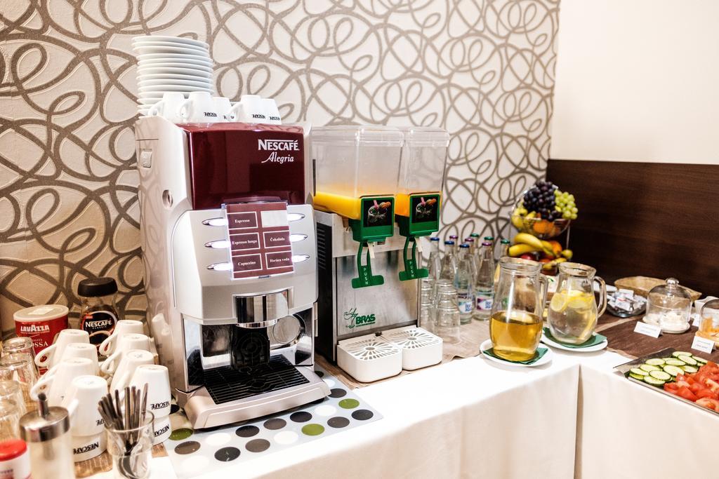 Hotel Deluxe With Free Wellness And Fitness Centrum Нитра Екстериор снимка
