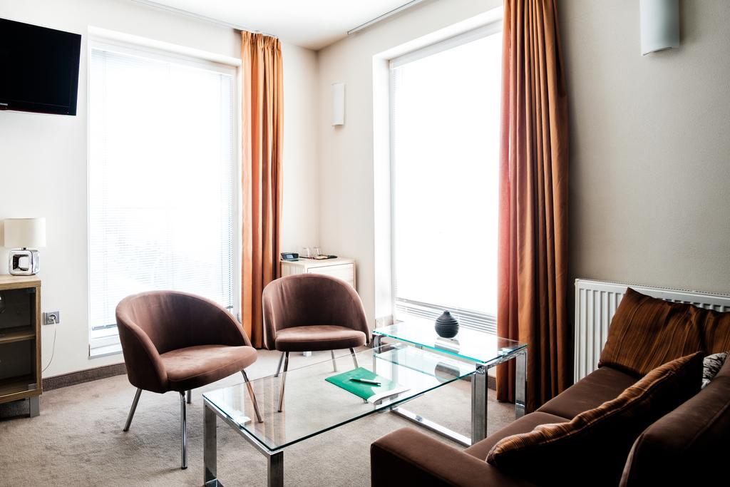 Hotel Deluxe With Free Wellness And Fitness Centrum Нитра Екстериор снимка